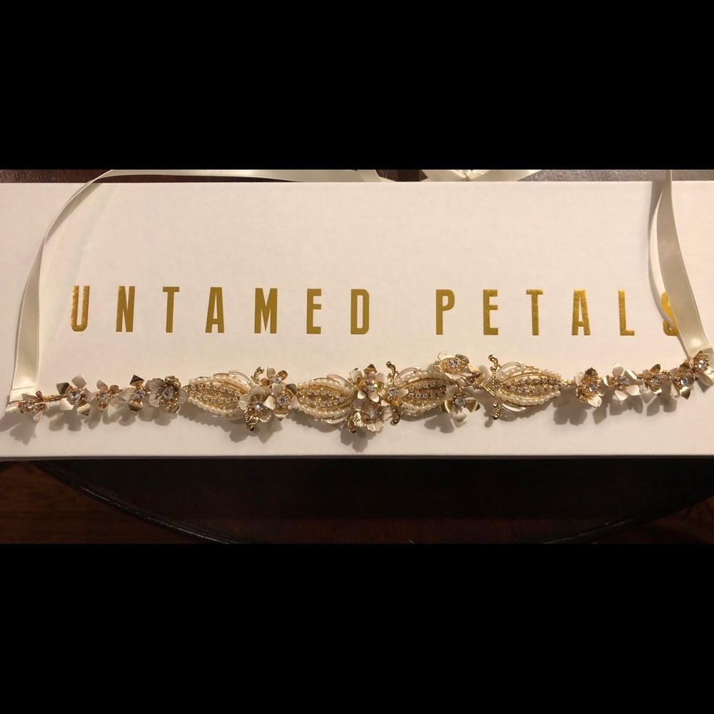 Untamed Petals bridal belt